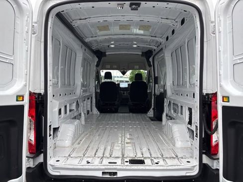 Used 2023 Ford E-Transit Medium Roof RWD image 28