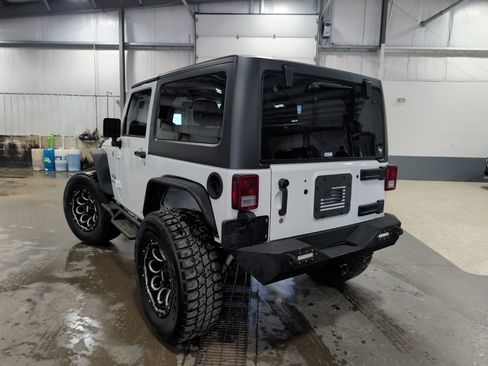Used 2018 Jeep Wrangler Sport AWD/4WD image 4