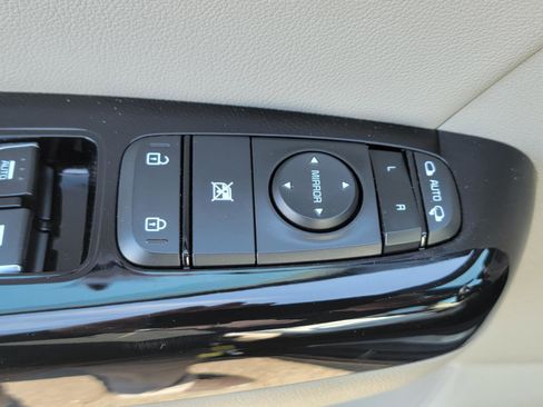 Used 2021 Kia Sportage S w/ S AWD Premium Package image 31