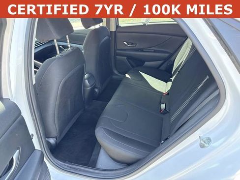 Used 2021 Hyundai Elantra SEL FWD image 16