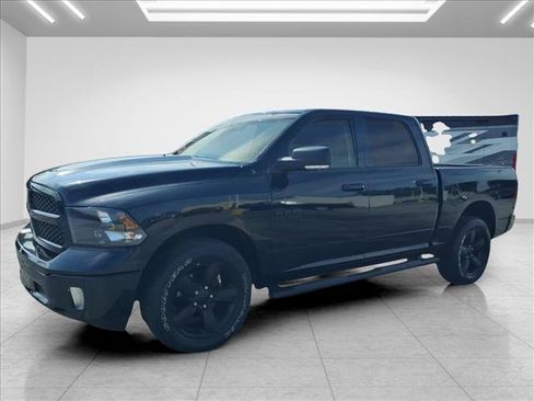 Used 2022 RAM 1500 Classic SLT w/ Electronics Convenience Group AWD/4WD image 5