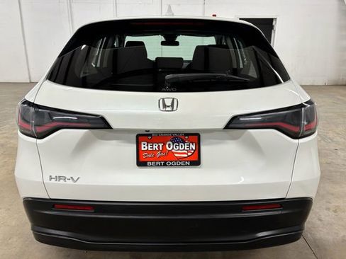 Used 2023 Honda HR-V LX image 6