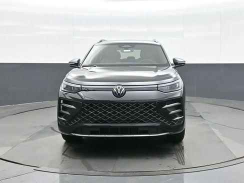 New 2026 Volkswagen Tiguan SE R-Line image 2
