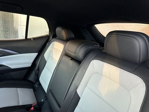 New 2026 Chevrolet Equinox EV LT image 32