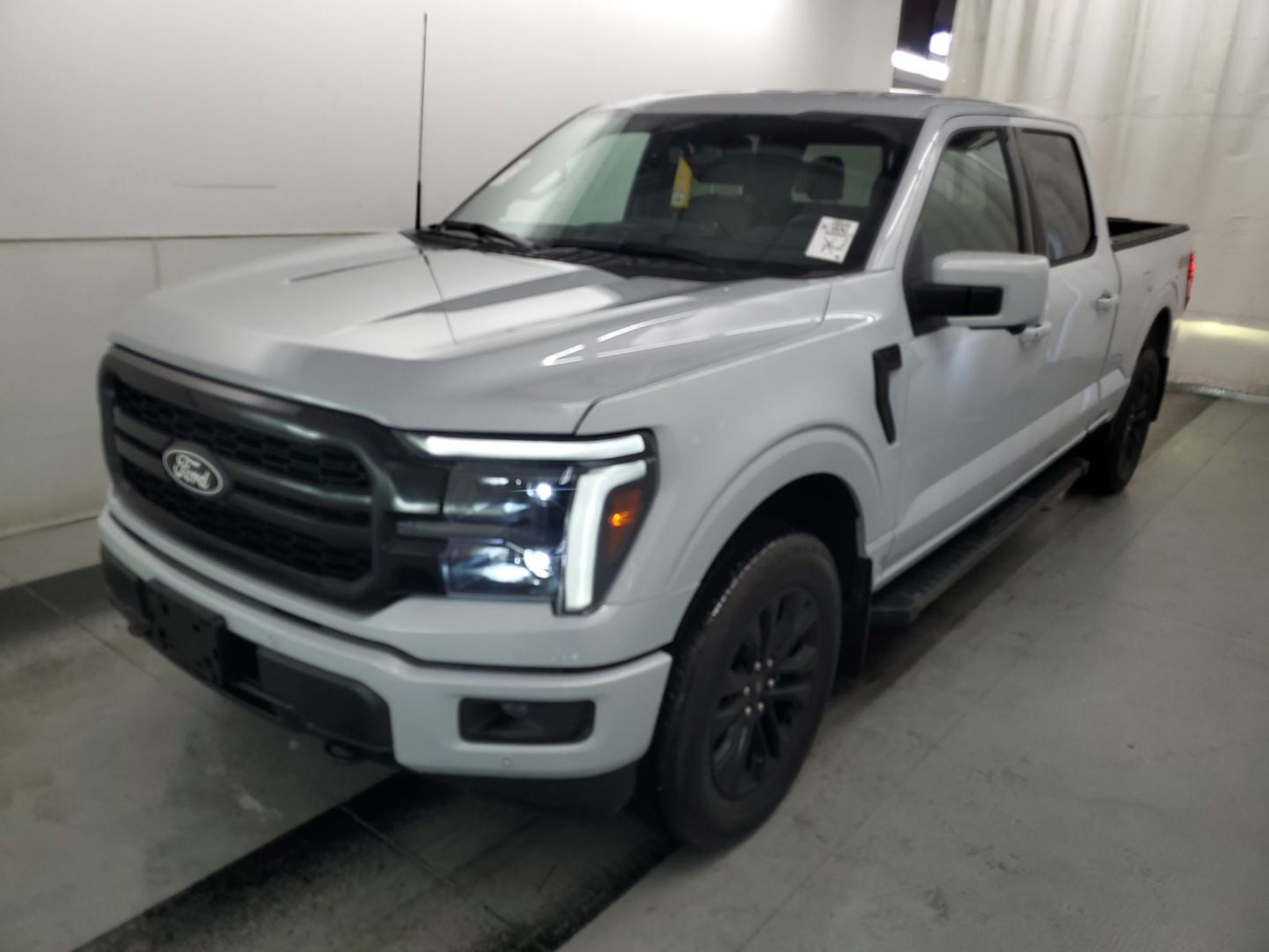 Used 2025 Ford F150 Lariat AWD/4WD image 1