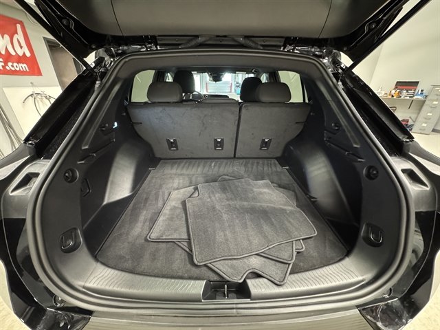 Used 2025 Chevrolet Equinox EV LT FWD image 16