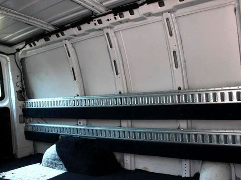 Used 2018 Chevrolet Express 2500 image 14