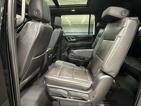 Used 2024 Chevrolet Suburban High Country image 14