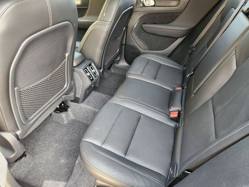 Used 2025 Volvo XC40 B5 Core w/ Protection Package Premier image 37