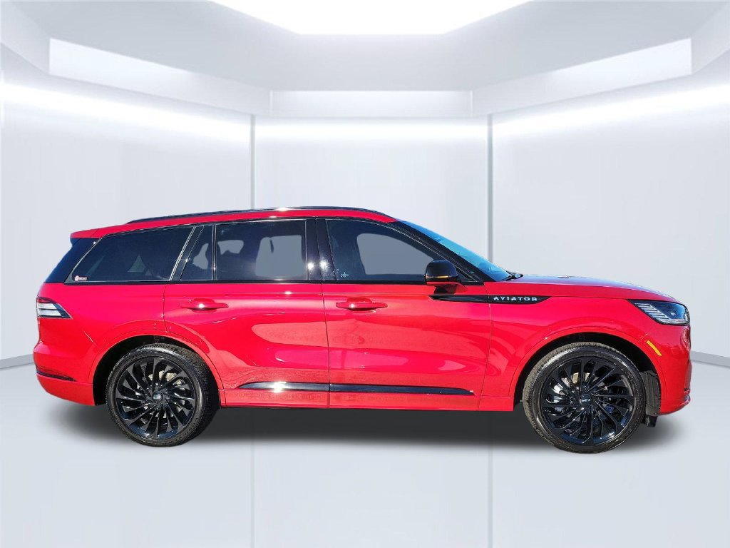 Used 2025 Lincoln Aviator Reserve w/ Equipment Group 201A AWD/4WD image 4