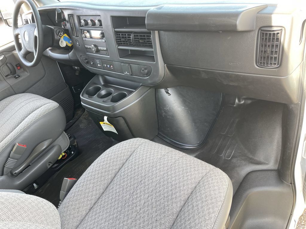 New 2025 GMC Savana 2500 Extended w/ Driver Convenience Package RWD image 28