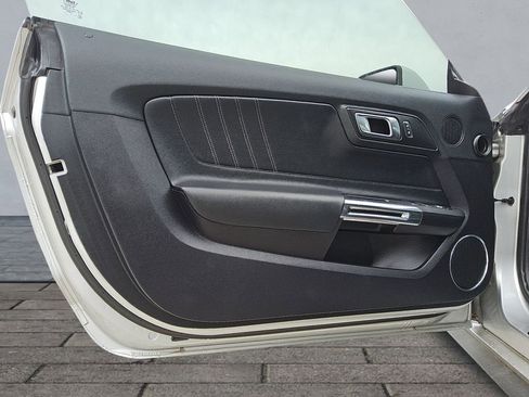 Used 2019 Ford Mustang Premium image 17