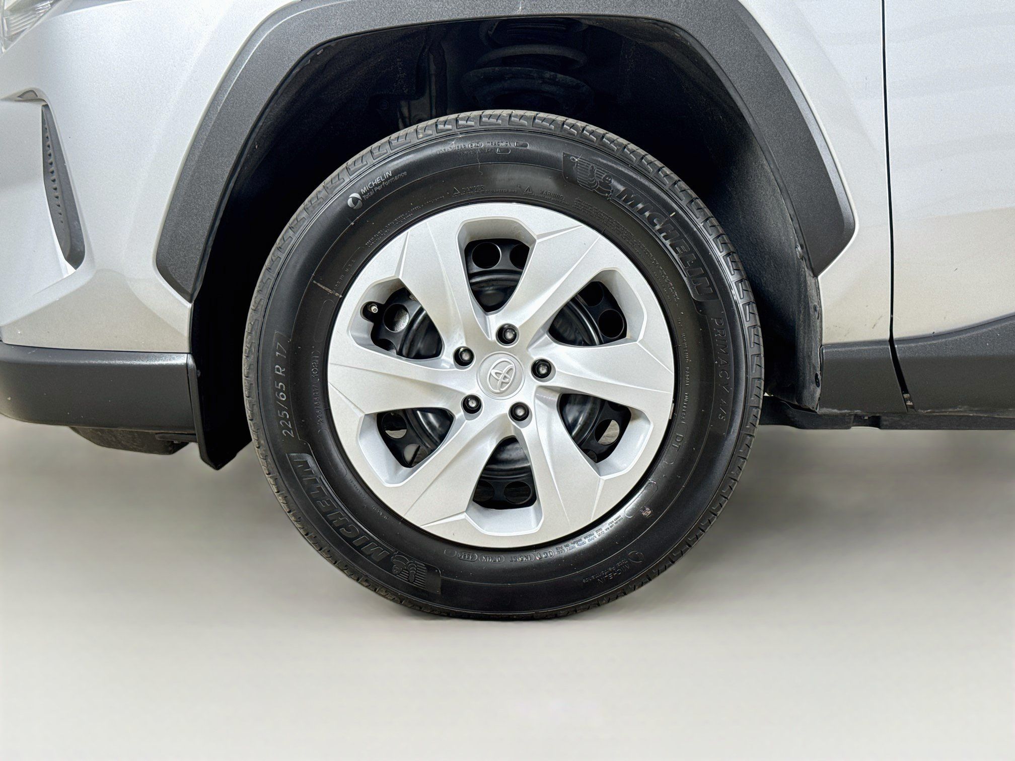 Certified 2025 Toyota RAV4 LE AWD/4WD image 25