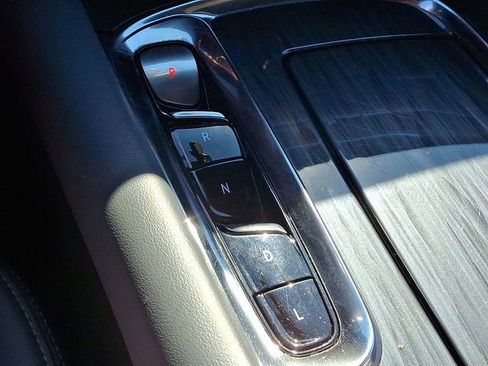 Used 2024 Buick Enclave Premium image 20