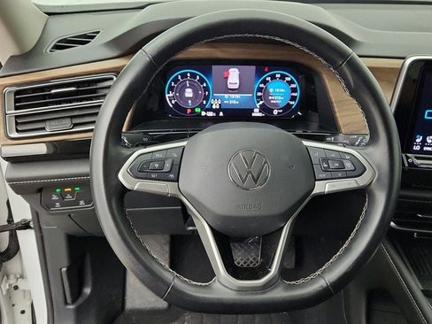 Used 2025 Volkswagen Atlas SE AWD/4WD image 12