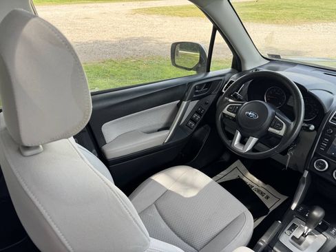 Used 2017 Subaru Forester 2.5i Premium w/ All-Weather Package AWD/4WD image 11