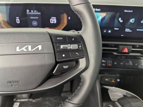 New 2026 Kia Sportage EX image 23