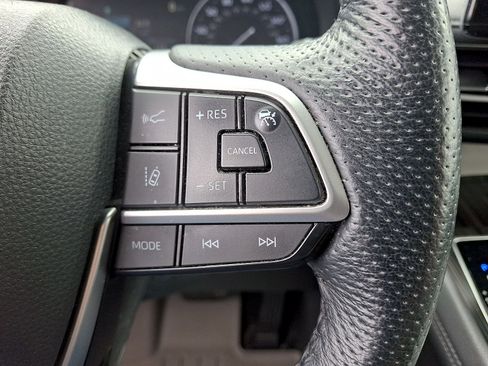 Used 2021 Toyota Sienna Limited AWD/4WD image 18