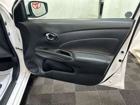 Used 2018 Nissan Versa SV FWD image 11