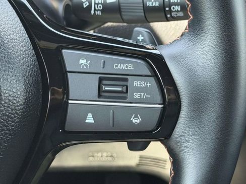 Used 2025 Honda Pilot TrailSport image 18