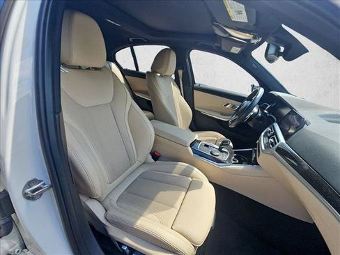 Used 2022 BMW 330i Sedan w/ M Sport Package RWD image 17