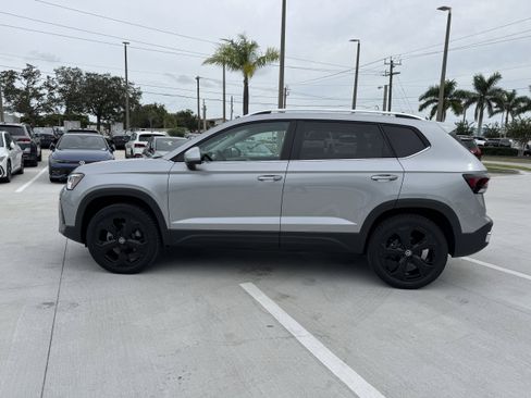 New 2025 Volkswagen Taos SEL image 6