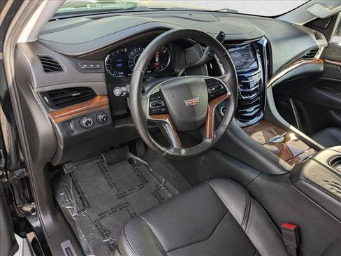 Used 2016 Cadillac Escalade Luxury AWD/4WD image 11