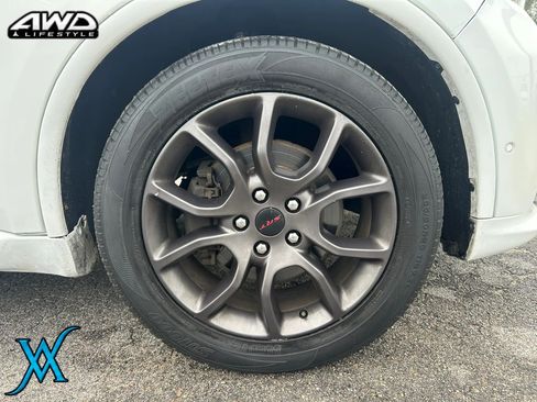 Used 2018 Dodge Durango R/T w/ Technology Group AWD/4WD image 9