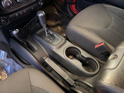 Used 2017 Jeep Wrangler Sport AWD/4WD image 19