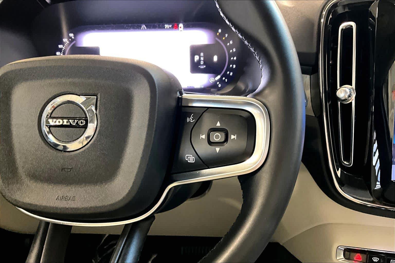 Certified 2024 Volvo XC40 B5 Plus w/ Climate Package AWD/4WD image 24