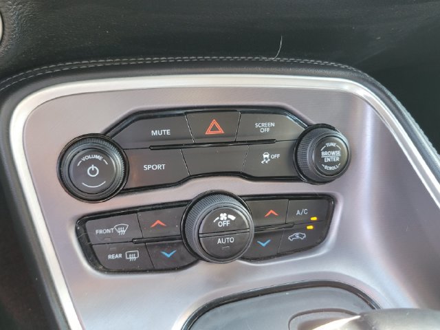 Used 2019 Dodge Challenger SXT RWD image 8