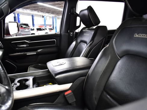 Used 2019 RAM 1500 Laramie w/ Sport Appearance Package AWD/4WD image 9