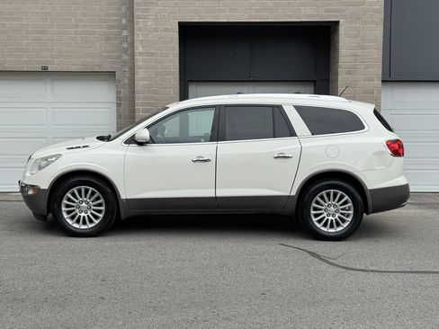 Used 2010 Buick Enclave CXL w/ Trailering Provision Package AWD/4WD image 2