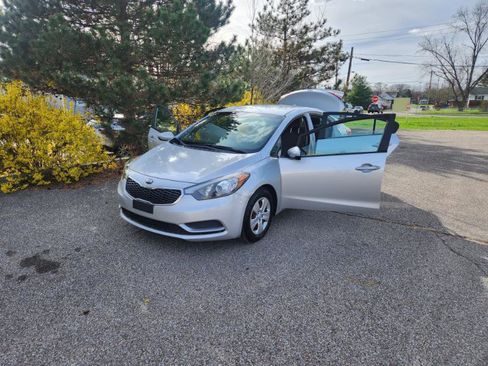 Used 2016 Kia Forte LX image 19