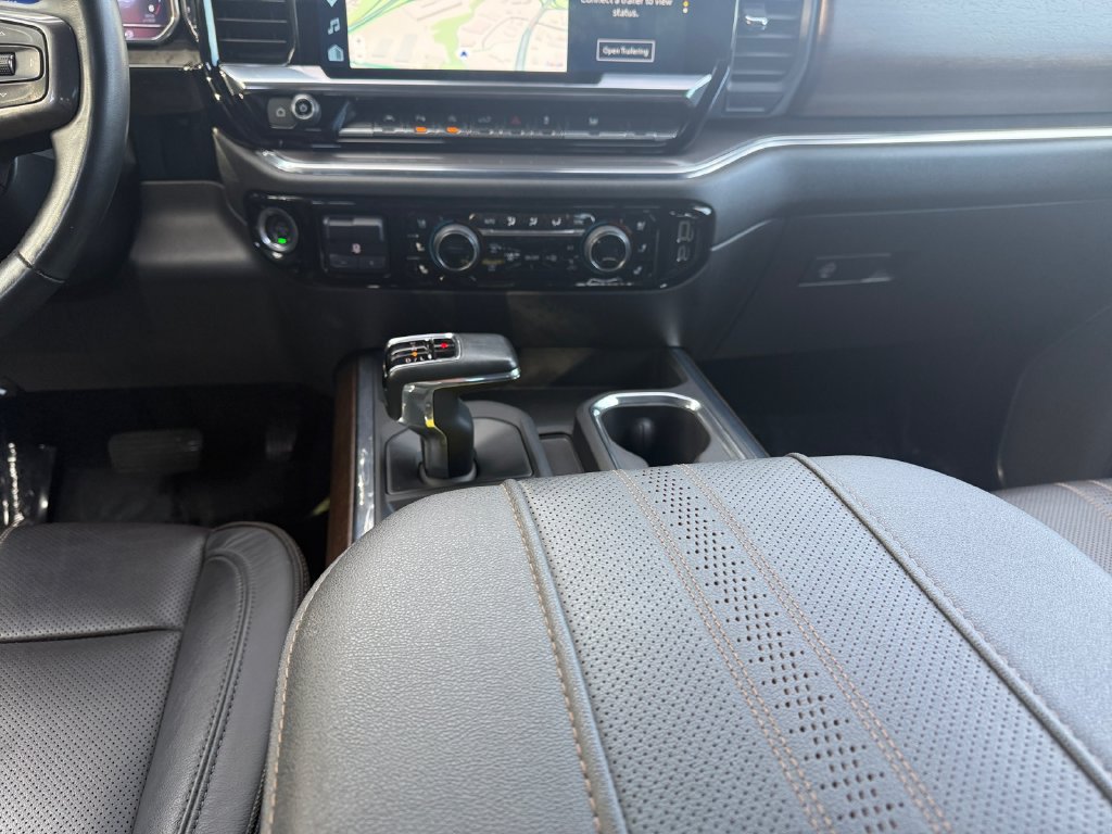 Used 2024 Chevrolet Silverado 1500 High Country w/ Technology Package AWD/4WD image 11