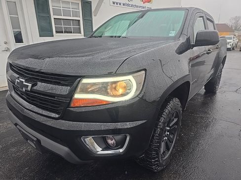 Used 2019 Chevrolet Colorado Z71 w/ Z71 Midnight Edition image 3