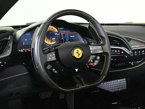 Used 2022 Ferrari SF90 Spider image 3