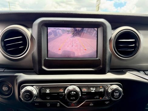 Used 2021 Jeep Wrangler Unlimited Sport AWD/4WD image 14