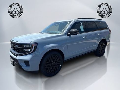 New 2026 Ford Expedition Platinum w/ Stealth Performance Package AWD/4WD image 1