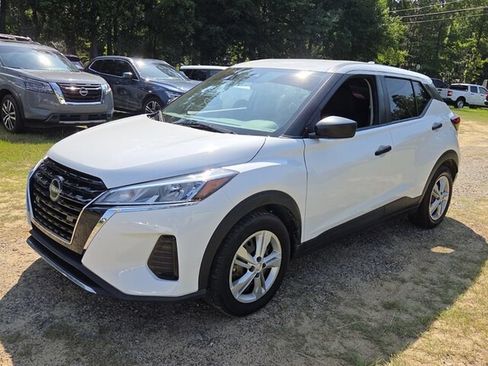 Used 2023 Nissan Kicks S FWD image 4
