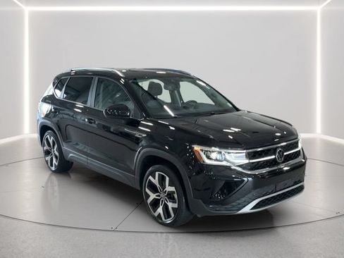 Certified 2023 Volkswagen Taos SEL AWD/4WD image 8