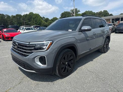 Used 2026 Volkswagen Atlas SE AWD/4WD image 1