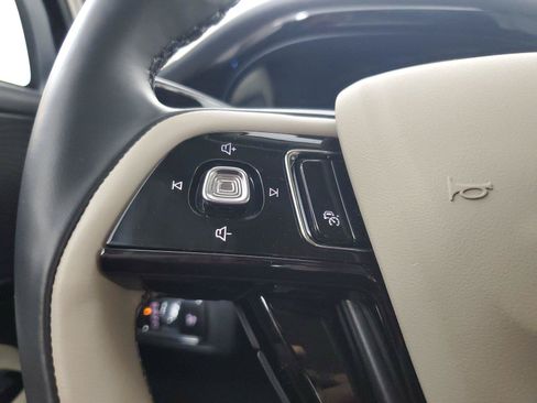 Used 2026 Lincoln Corsair Reserve w/ Rear Removable Package Tray FWD image 24