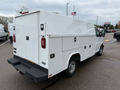 Used 2018 Chevrolet Express 3500 w/ Power Convenience Package RWD image 12