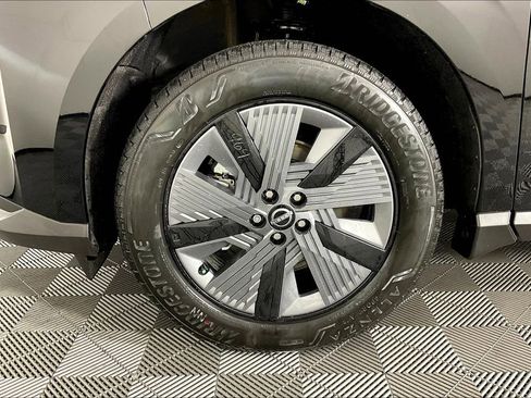 New 2025 Nissan Murano SL image 18