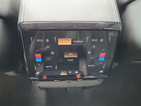 New 2026 Cadillac Vistiq Platinum image 22