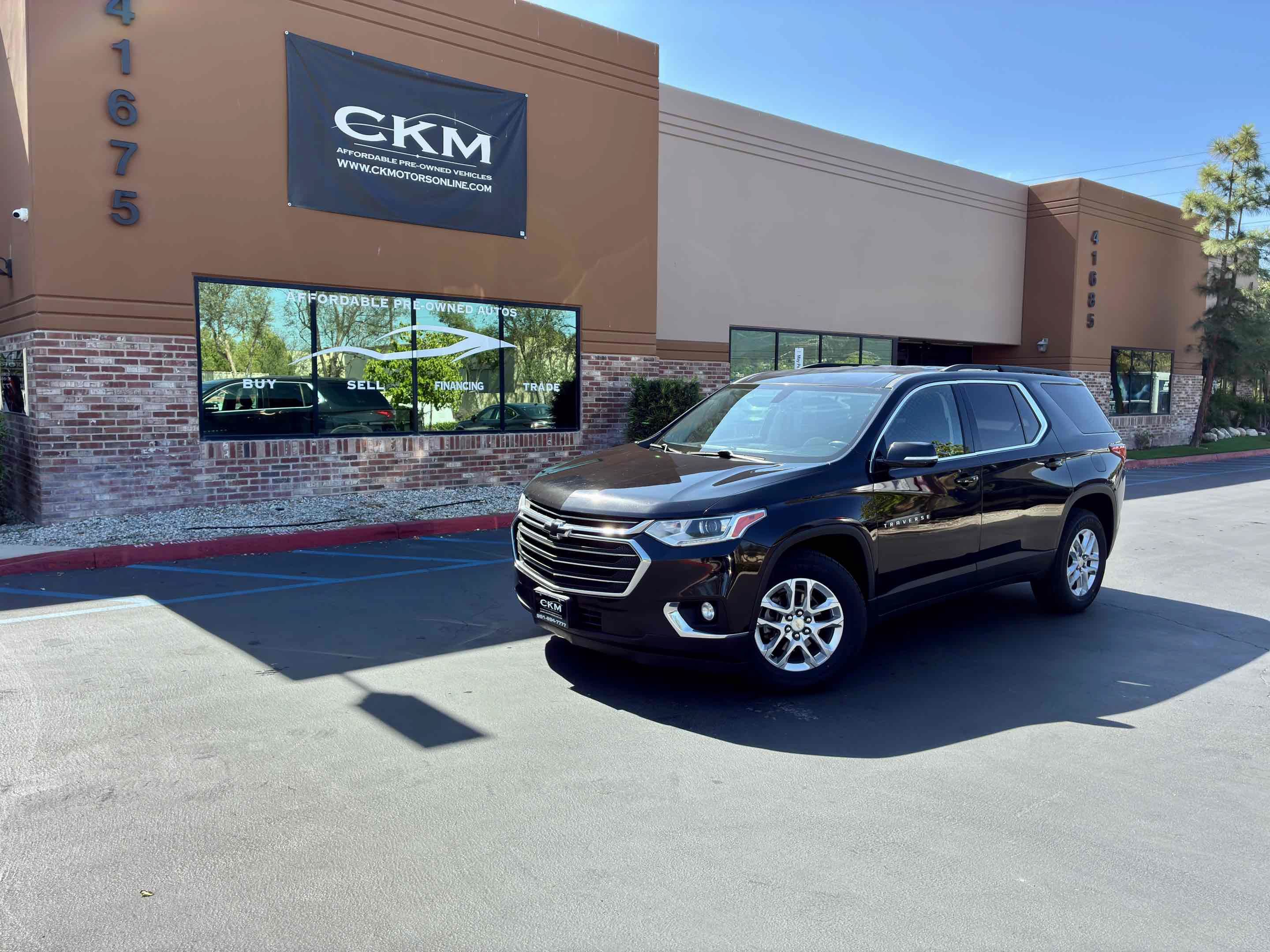 Used 2020 Chevrolet Traverse LT FWD image 2