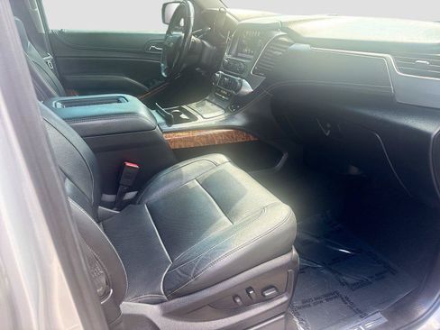 Used 2018 Chevrolet Suburban Premier RWD image 29