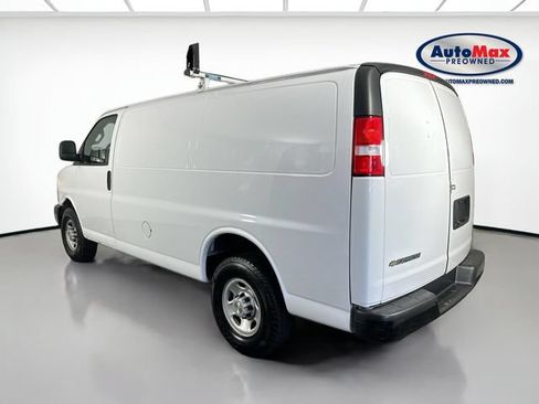 Used 2022 Chevrolet Express 2500 w/ Driver Convenience Package RWD image 5