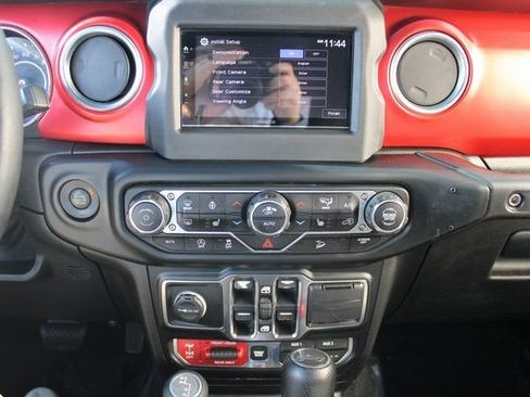 Used 2020 Jeep Wrangler Unlimited Rubicon AWD/4WD image 38